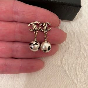 Chanel pearl drop earrings -Authentic